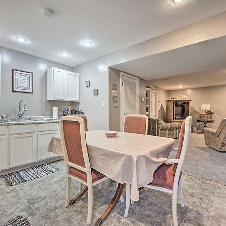 Lovely 3- Bedroom Apartment With Street Parking. غوشين المظهر الخارجي الصورة