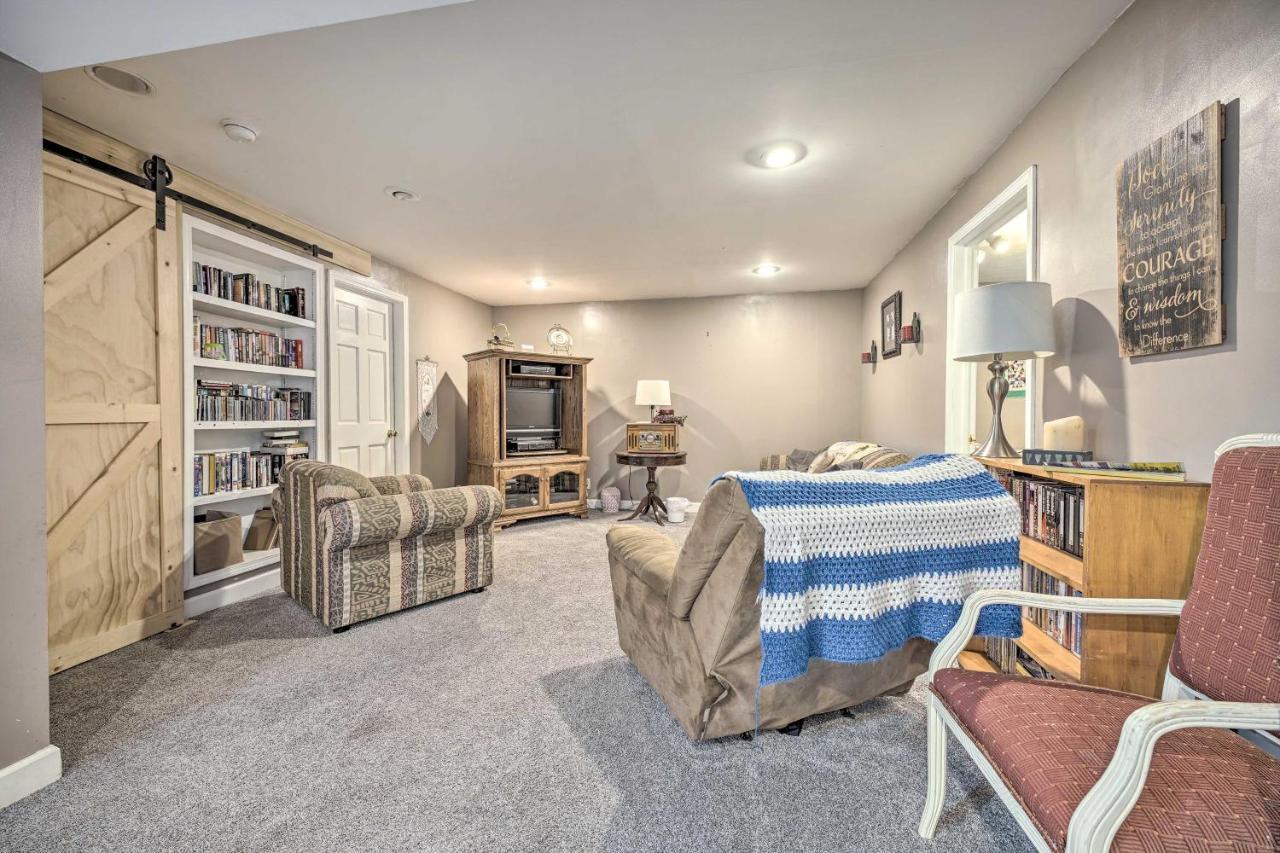 Lovely 3- Bedroom Apartment With Street Parking. غوشين المظهر الخارجي الصورة