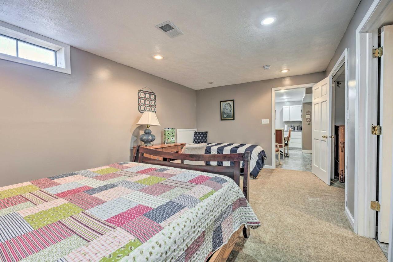 Lovely 3- Bedroom Apartment With Street Parking. غوشين المظهر الخارجي الصورة