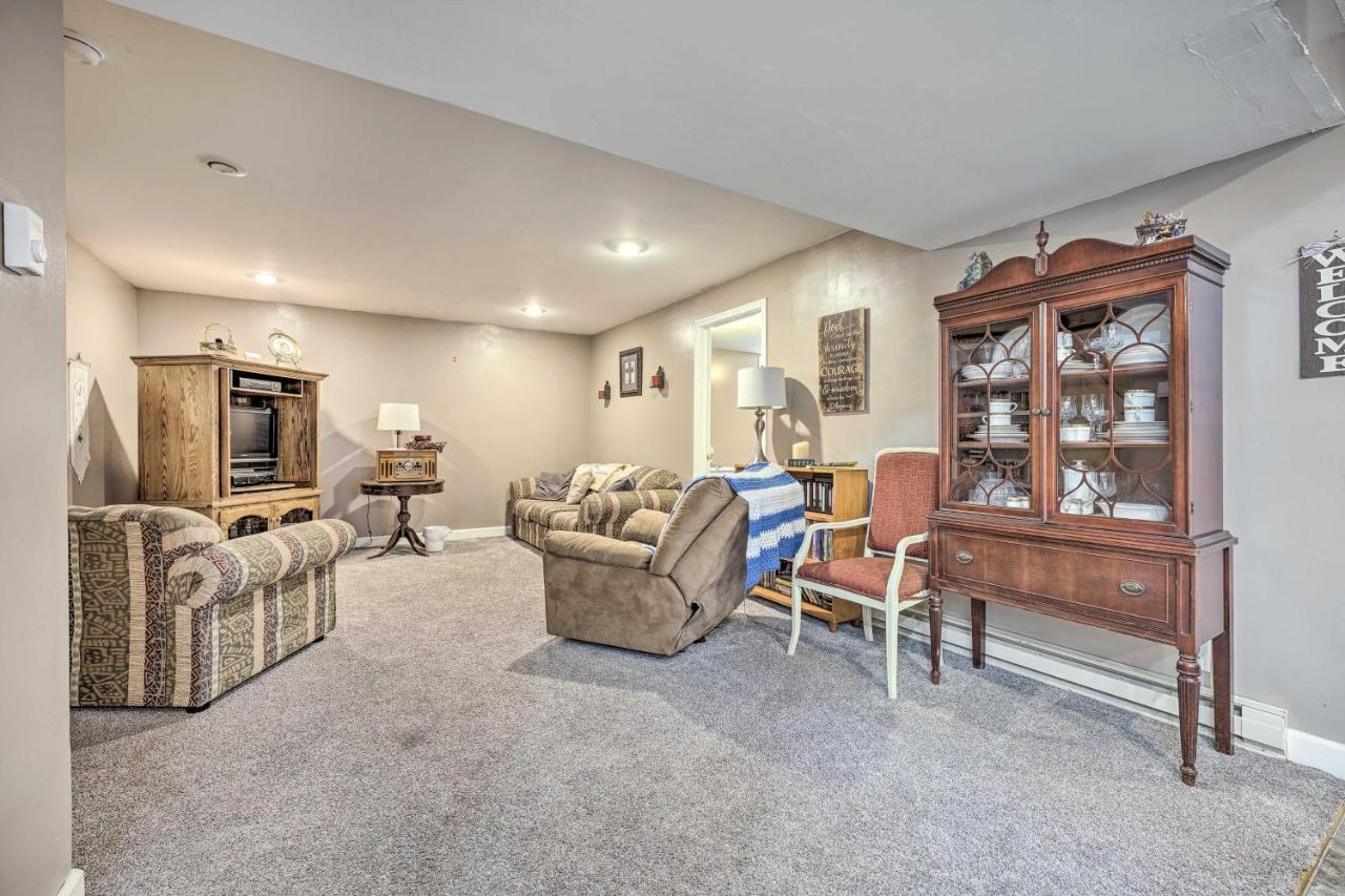 Lovely 3- Bedroom Apartment With Street Parking. غوشين المظهر الخارجي الصورة