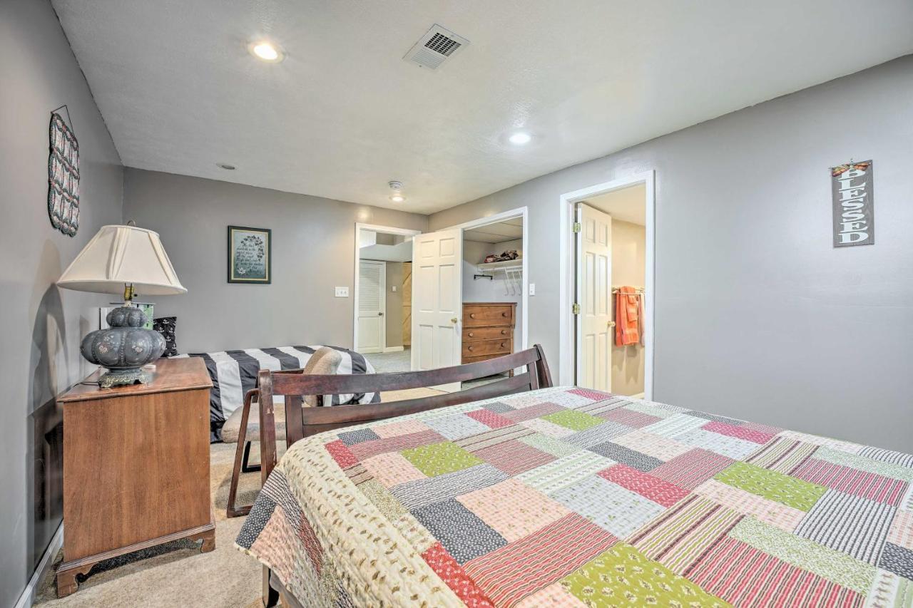 Lovely 3- Bedroom Apartment With Street Parking. غوشين المظهر الخارجي الصورة